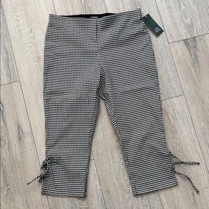 Wild Fable Monochrome Checkered Capris Pants size M